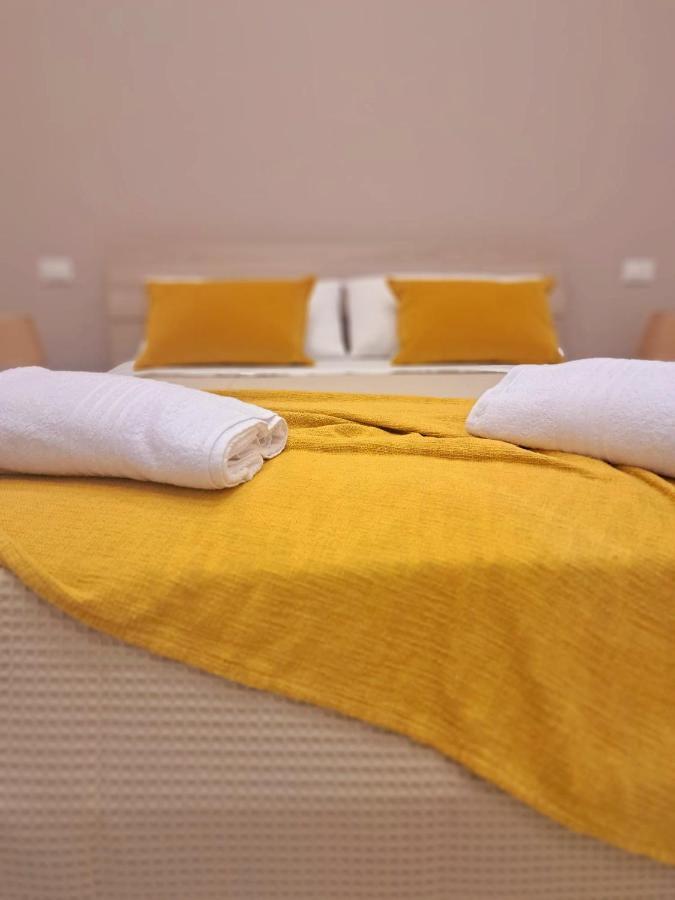 "Il Vecchio Salone" Appartamento In Pieno Centro Con Garage Privato เลชเช ภายนอก รูปภาพ