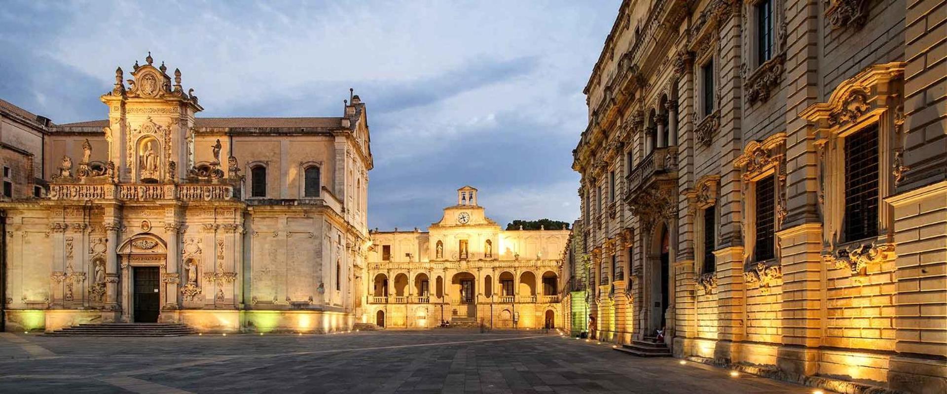 "Il Vecchio Salone" Appartamento In Pieno Centro Con Garage Privato เลชเช ภายนอก รูปภาพ