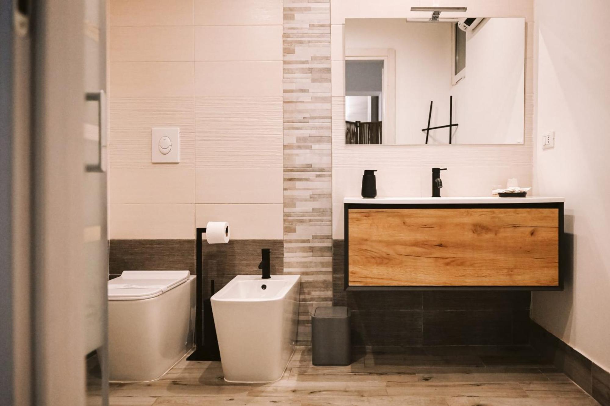 "Il Vecchio Salone" Appartamento In Pieno Centro Con Garage Privato เลชเช ภายนอก รูปภาพ