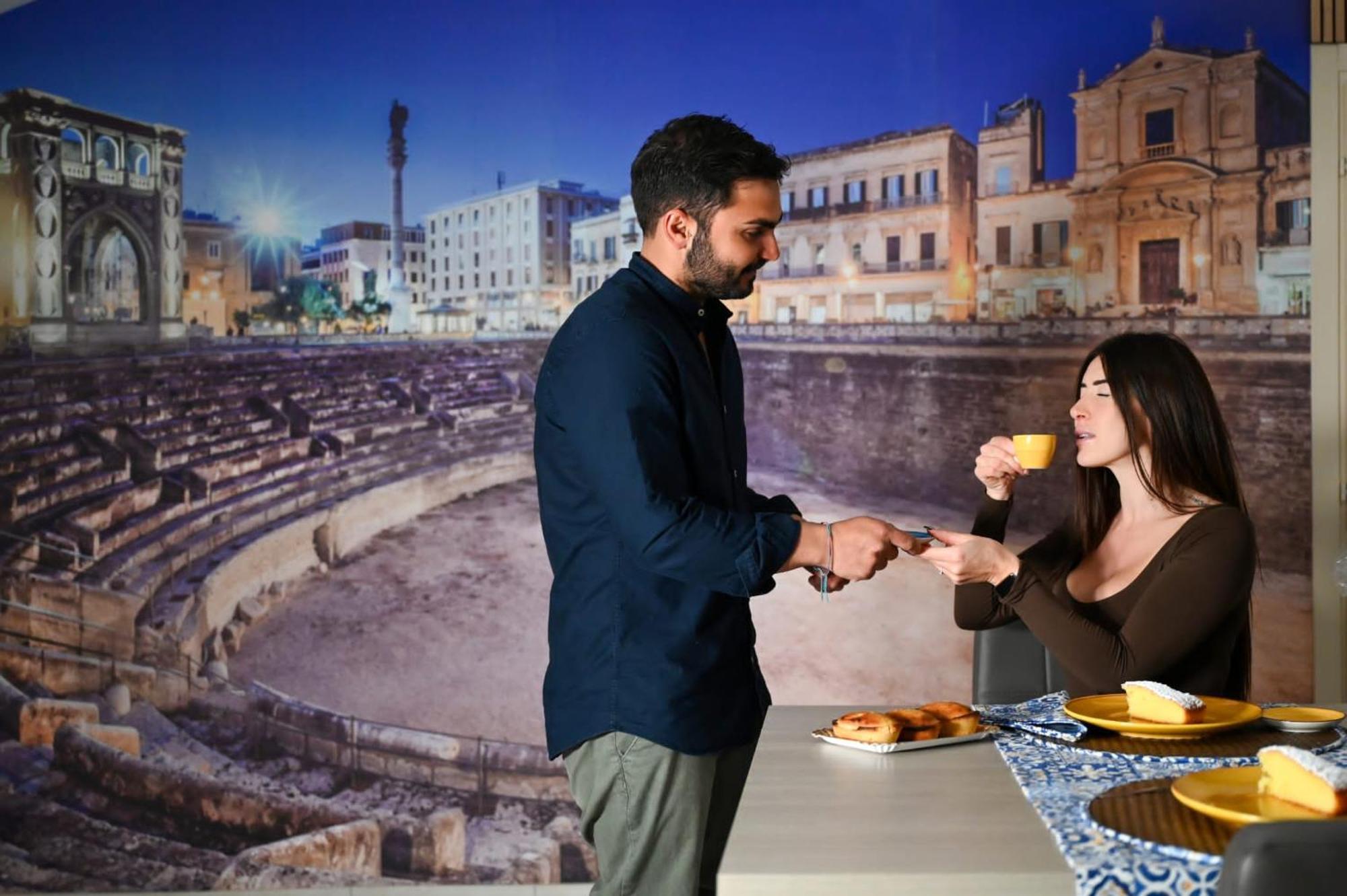"Il Vecchio Salone" Appartamento In Pieno Centro Con Garage Privato เลชเช ภายนอก รูปภาพ